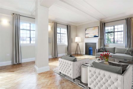 A two bedroom apartment offering open-plan living on a popular stretch of the Kings Road in Chelsea. - Photo 3