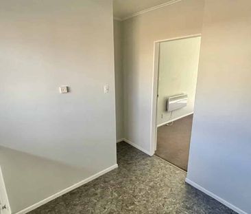 A tidy and very practical one-bedroom apartment - Photo 2