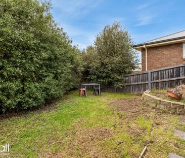 Spacious & Comfortable 2-Bedroom Unit in Claremont - Photo 3