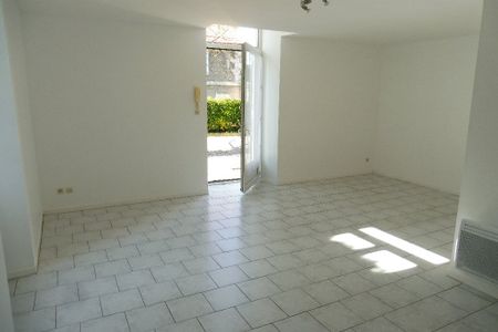 Location Appartement 2 pièces 60m² ANGOULEME 16000 - Photo 3