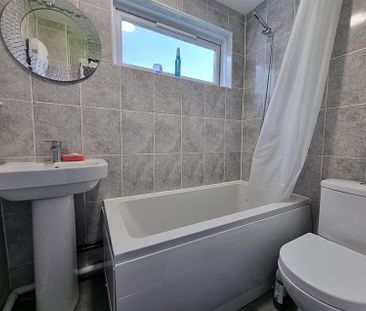1 Bedroom Studio to Rent in Portland Road, Irthlingborough, Northants, NN9 - Photo 1
