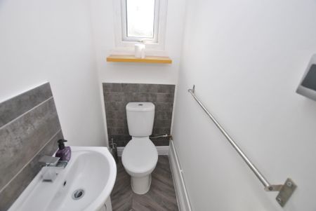 1 bedroom flat to rent Carlingford Drive, Westcliff on Sea, SS0 - Photo 2