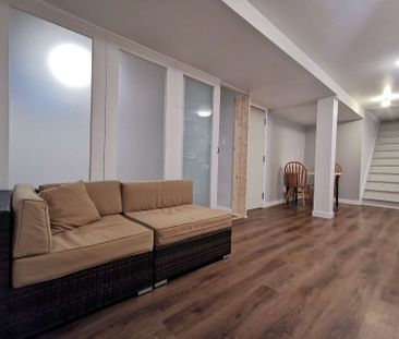 For Lease - 17 Boticelli Way, Vaughan, Ontario - Photo 2