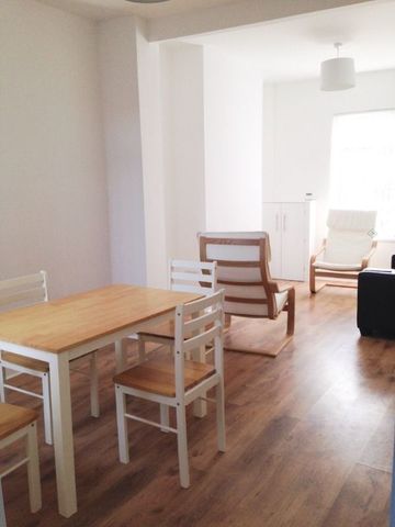 103 Donegall Avenue, Belfast BT12 6LT - Photo 2