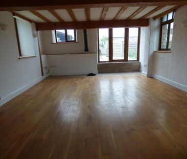 3 bedroom cottage to rent - Photo 2