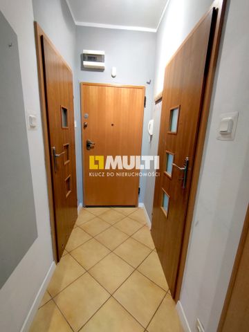 Przestronna kawalerka, osobna kuchnia - Zdjęcie 5