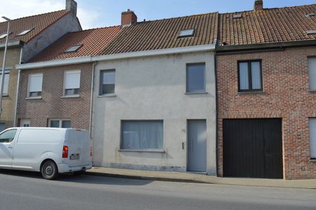 Vernieuwde rijwoning te Sint-Eloois-Winkel - Foto 4