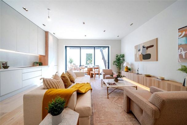 3 bedroom flat to rent - Photo 1