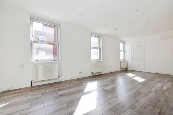 3 Bed Flat, Pratt Street, NW1 - Photo 1