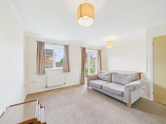 3 bedroom semi-detached house to rent - Photo 1