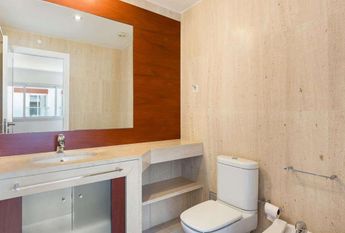 Apartamento T3 Duplex para arrendamento sem móveis no Alto de Santa Catarina, Algés