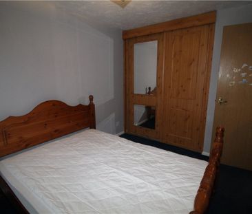 Rosamund Close, South Croydon, Surrey, CR2 7EW - Photo 1