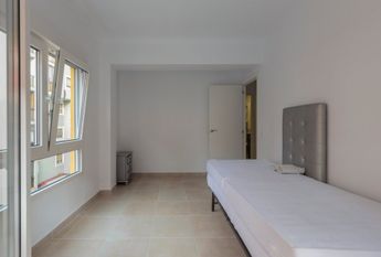 Fully renovated apartment for rent with 3 bedrooms in Denia