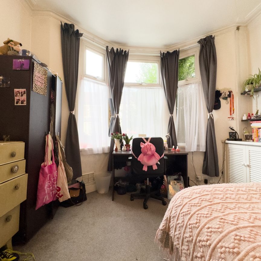 Llantrisant street, Cathays - Photo 1