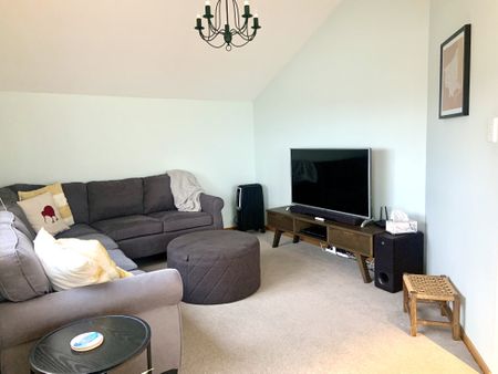 Mount Pleasant, 3 bedrooms - Photo 2