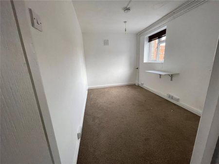 2 bedroom maisonette to rent - Photo 3