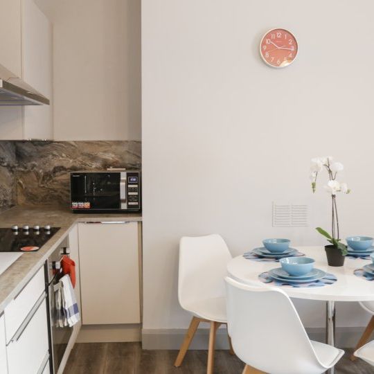 Bed for rent in 6-bedroom house in Phibsborough - Photo 1