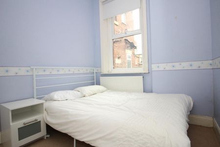 2 bedroom Flat to rent in Sandringham Road, South Gosforth, Newcastle upon Tyne - Photo 4