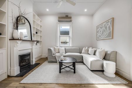 Charming 2-Bedroom House in Glenelg South - Photo 5