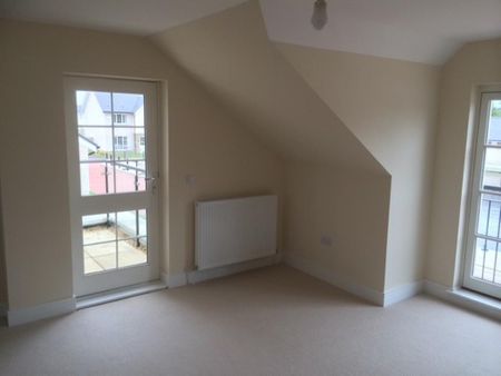 3 bedroom semi-detached house to rent - Photo 2
