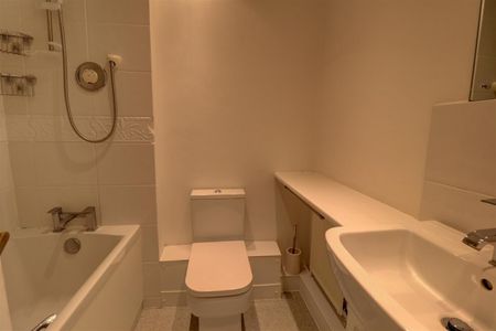 2 BED Terraced House To rent - Photo 5