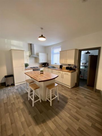 1 bed house share to rent in Woodbine Road, Burnley, BB12 - Photo 5