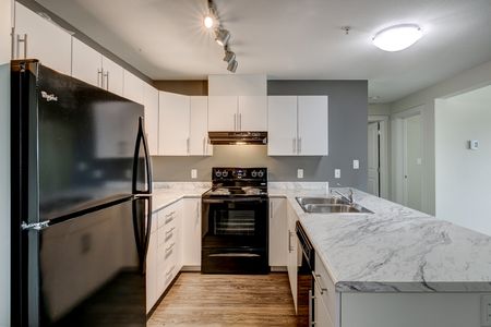 Emerald Hills - Photo 5