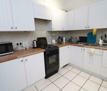 Room in a Shared House, Stafford Road, SO15 - Photo 4