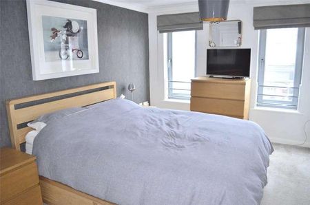 Woodcote Road, Wallington, SM6 - Photo 4