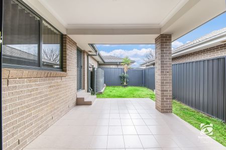 4 Bedroom Beauty + Separate Media Room - Photo 4