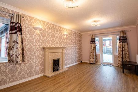 4 bedroom detached house to rent - Photo 2