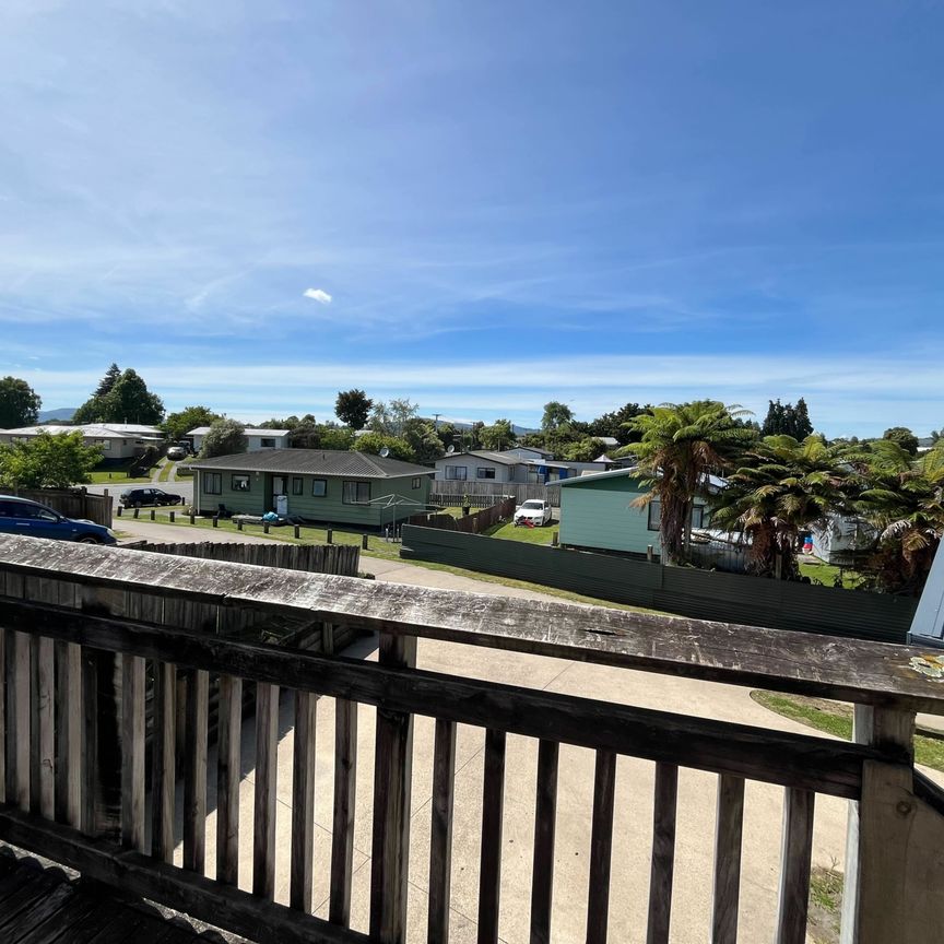 Quiet Home - Photo 1