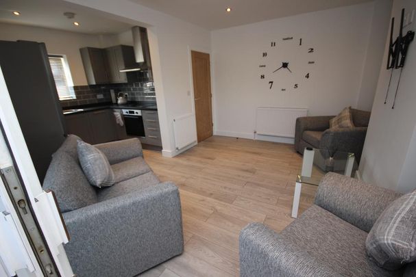 1 bedroom in a house share to rent - Photo 1