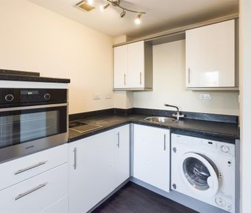 1 bedroom flat to rent - Photo 4