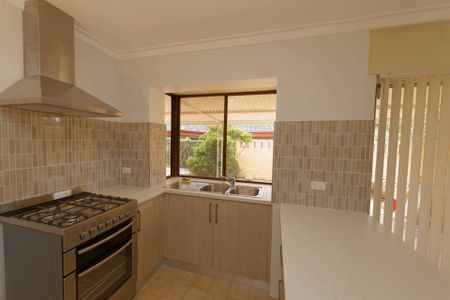 Charming 4-Bedroom Home with Park Views � Don't Miss Out! - Photo 5