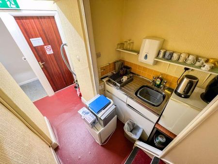 Property to rent - Photo 4