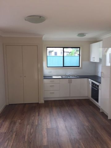 **Up to two weeks rent free! - Photo 3
