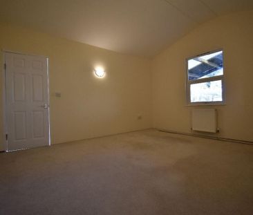 2 bedroom barn conversion to rent - Photo 2