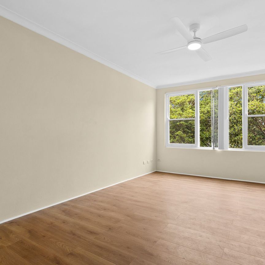 Bright & Convenient 2-Bedroom Apartment in Ideal Location - Photo 1