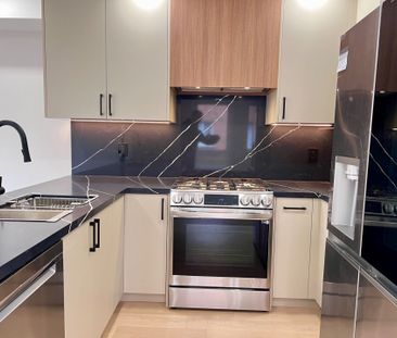 For Lease - 100 Woodroof Crescent, Aurora, Ontario - Photo 6