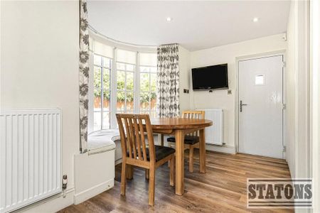 4 bedroom detached house to rent - Photo 4