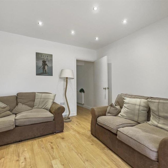 5 bedroom terraced house to rent - Photo 1