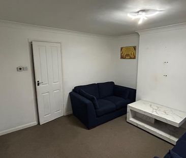 2 bedroom end of terrace house to rent - Photo 1