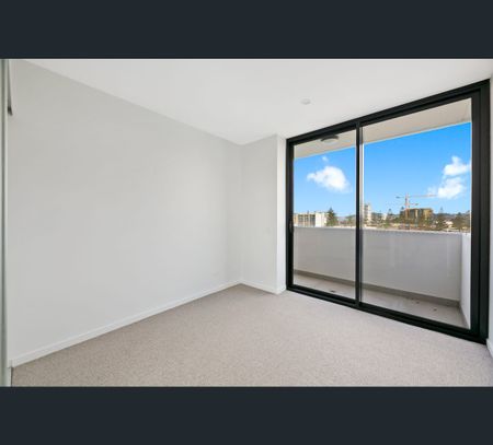 606/3-7 Twenty Fourth Avenue, Palm Beach, Qld 4221 - Photo 4