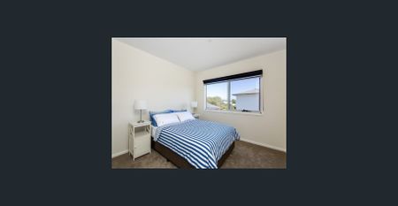 Stunning home 150 metres to foreshore. - Photo 5