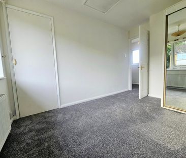 2 Bed Terraced House, Vanguard Road, SO18 - Photo 3