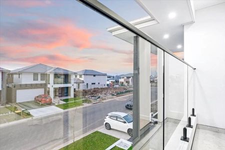 Immaculate Five-Bedroom Double-Storey Masterpiece - Photo 5