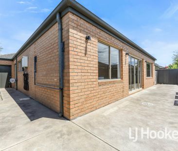 Low Maintenance Lakeside Living! - Photo 5