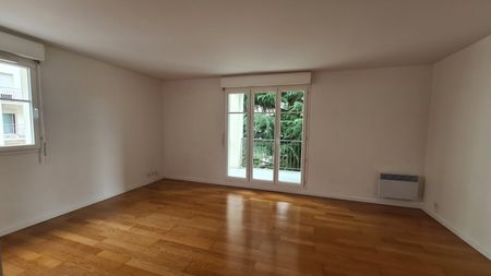 Location Appartement 3 pièces 71m² ORLEANS 45000 - Photo 2