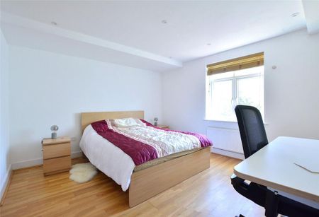 3 bedroom apartment to rent - Photo 4